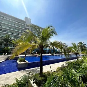 Beachfront Bliss-2br Haven Steps From Sandy Shores Cartagena